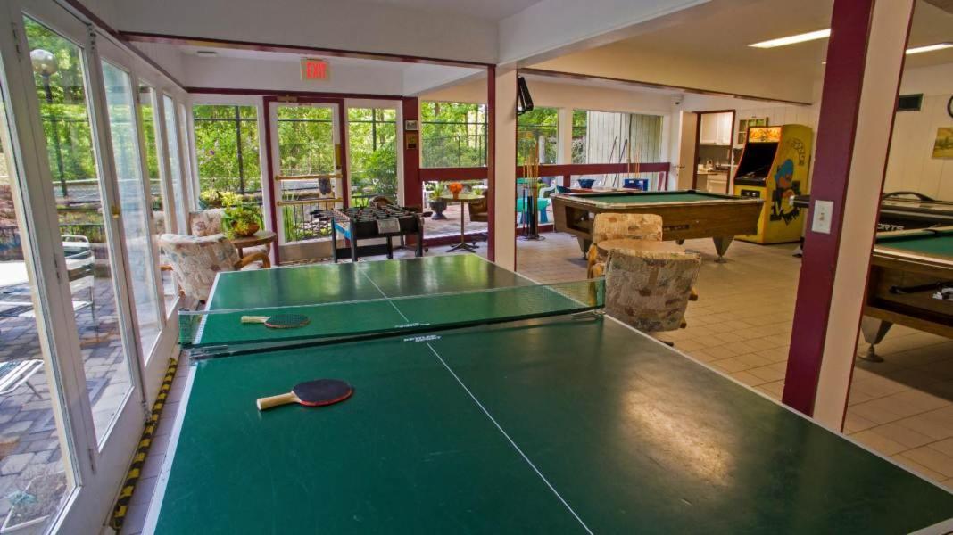 3 Miles To Gsmnp & Dtwn Good Views Hottub A-frame Holiday home Gatlinburg