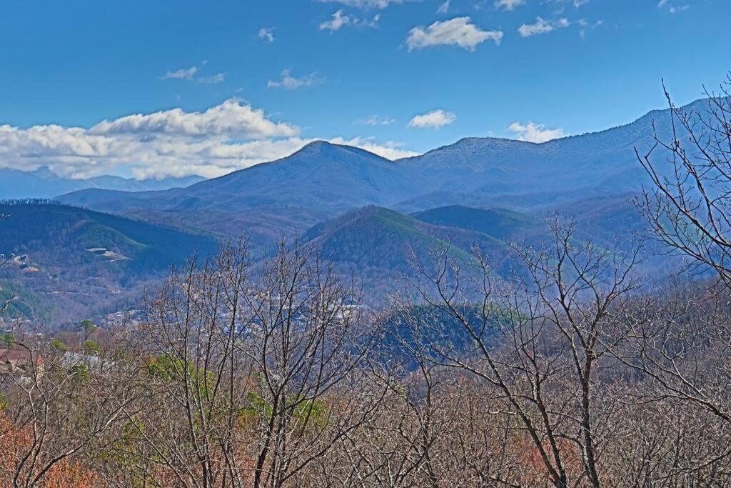 Mountain View Hideaway *