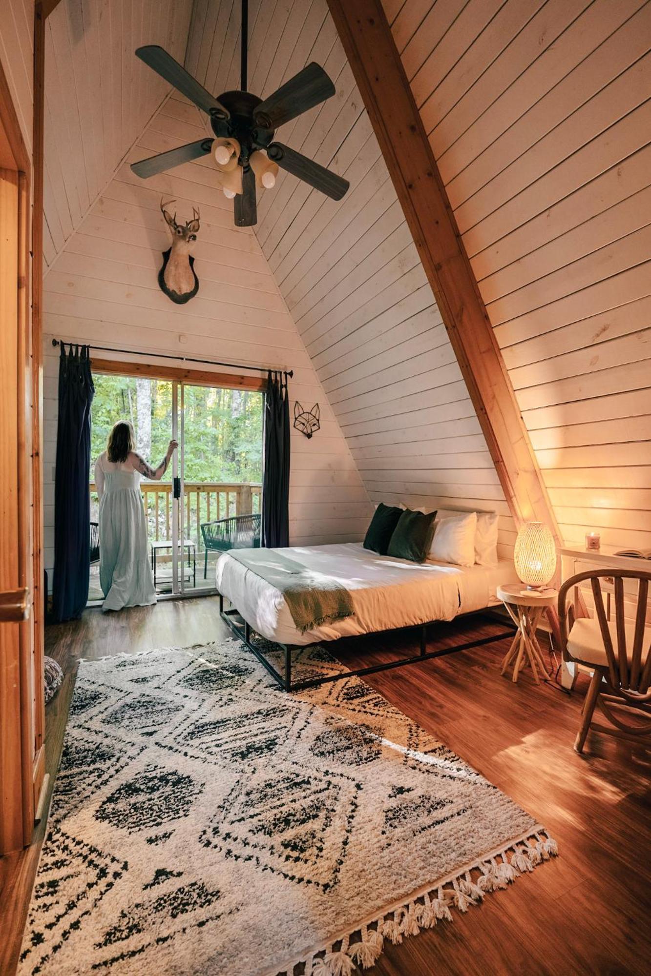 Aframe Dreams! Magazine-featured Cozy Cabin, Stunning Interiors Holiday home *