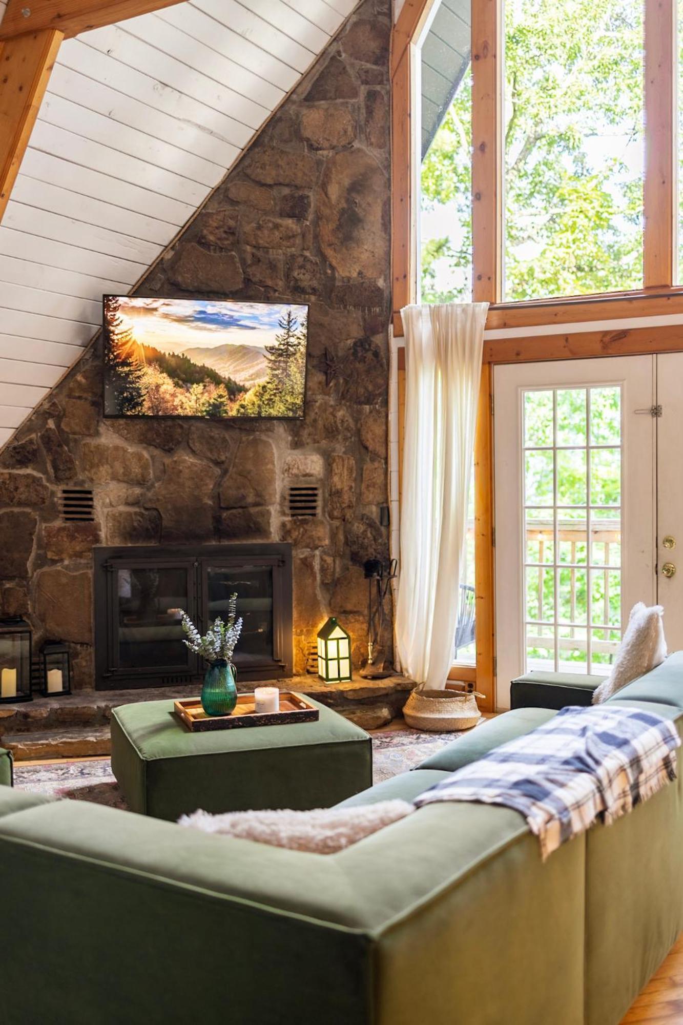 Aframe Dreams! Magazine-featured Cozy Cabin, Stunning Interiors * Gatlinburg