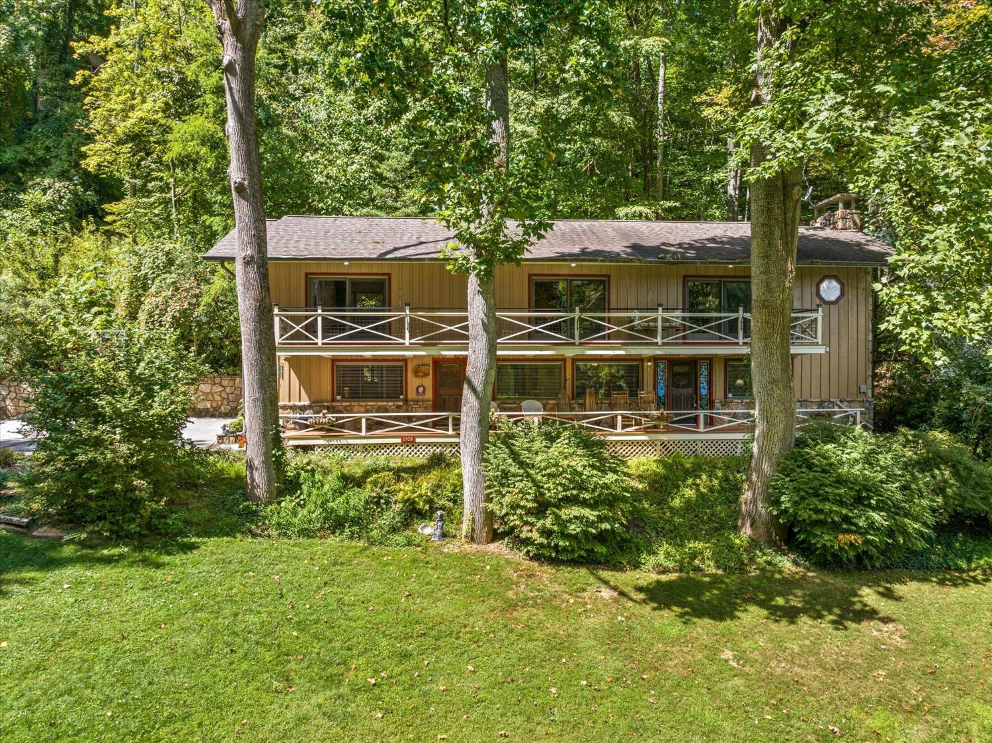 Bear Crossing Holiday home