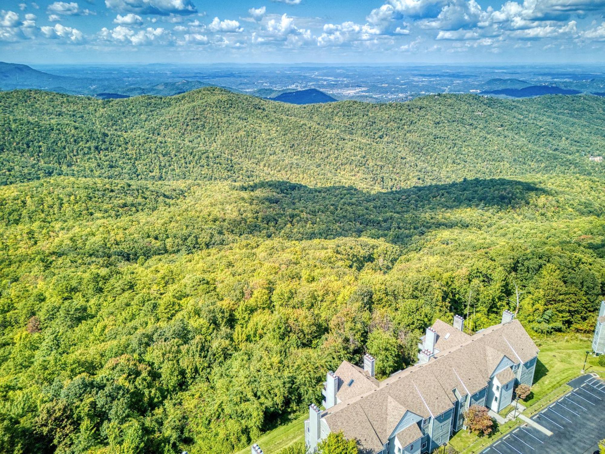 5 Star Summit View, Adjacent To The National Park Holiday home