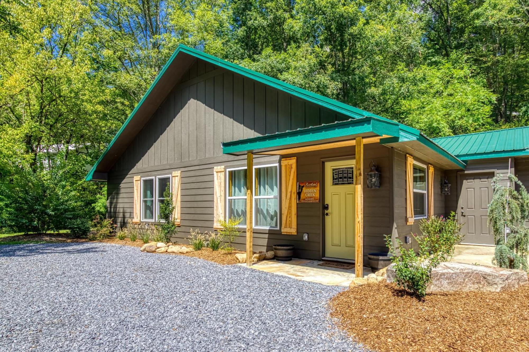 Hidden Creek Cottage! New In