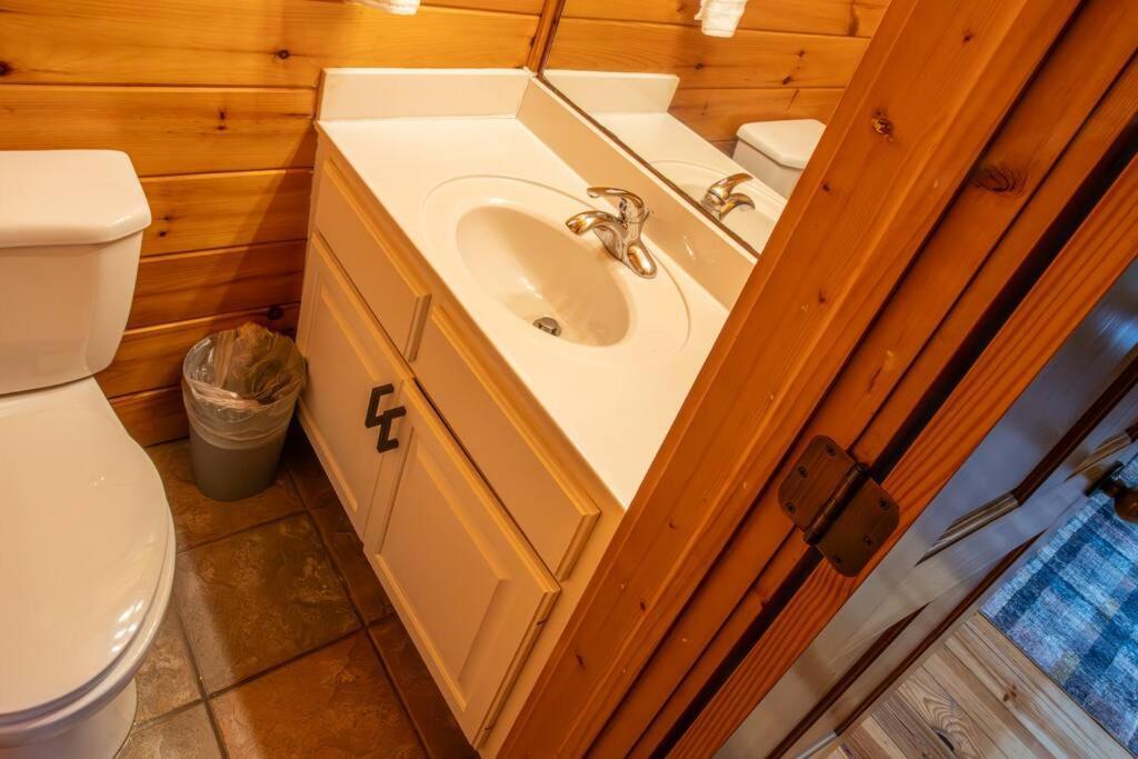 Holiday home 5br Log Cabin, Game Room, Hot Tub, Swimming Pool