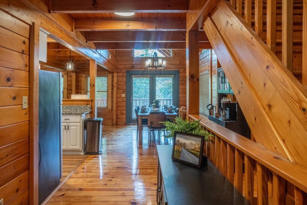 Holiday home 5br Log Cabin, Game Room, Hot Tub, Swimming Pool