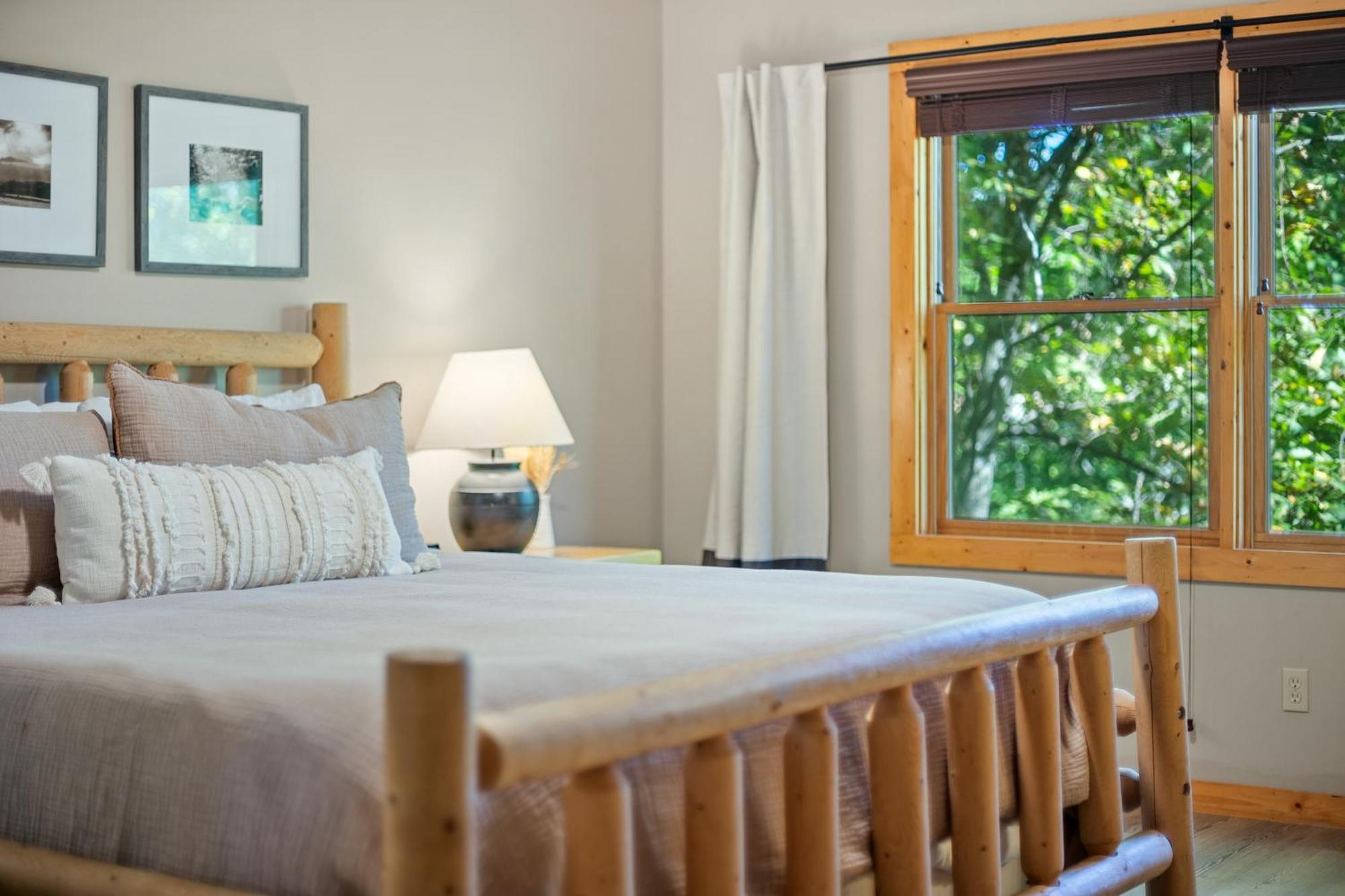 Holiday home Gray Fox Den Theater & Arcade, Hot Tub, Views