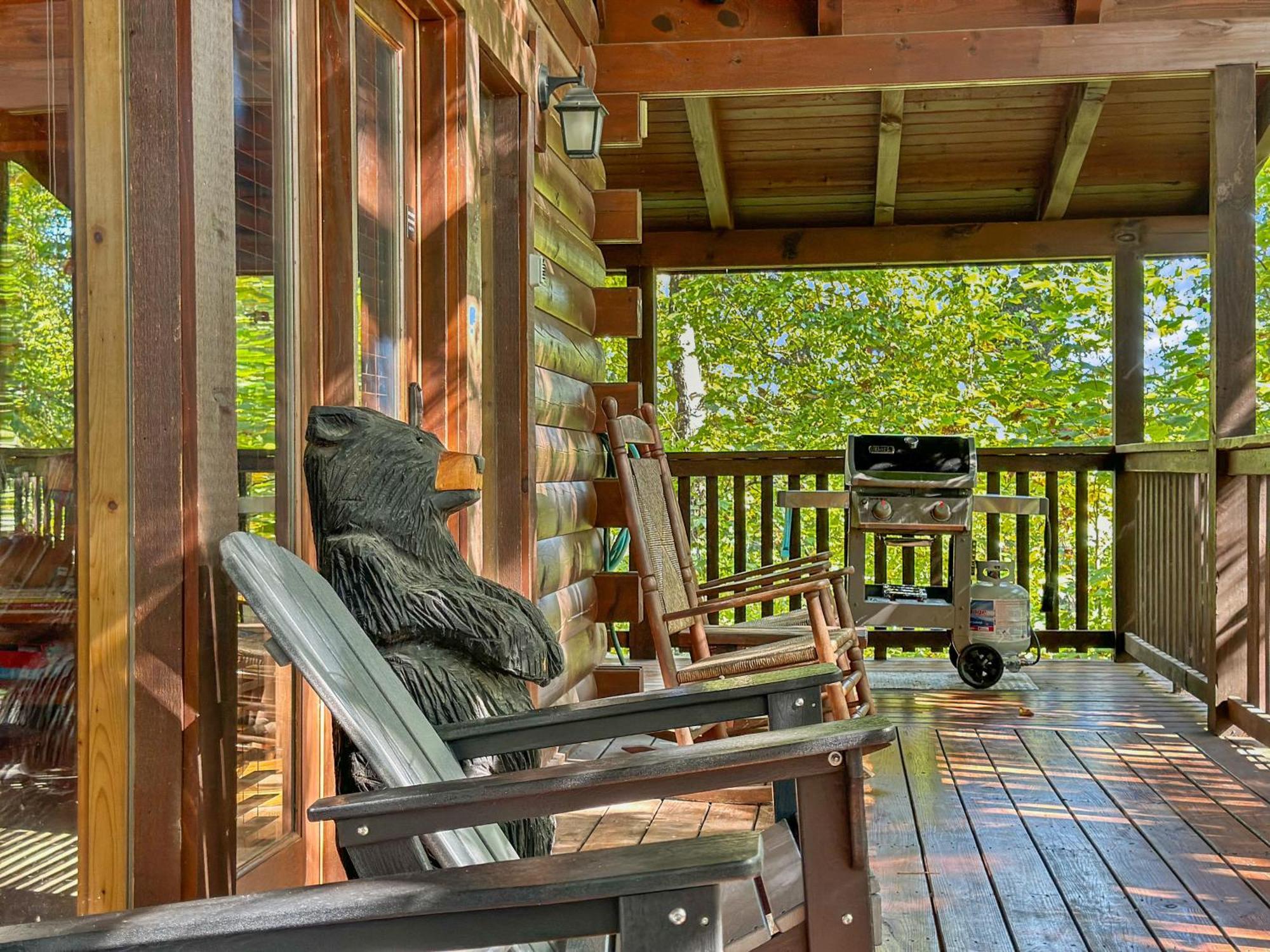 Gray Fox Den Theater & Arcade, Hot Tub, Views Holiday home