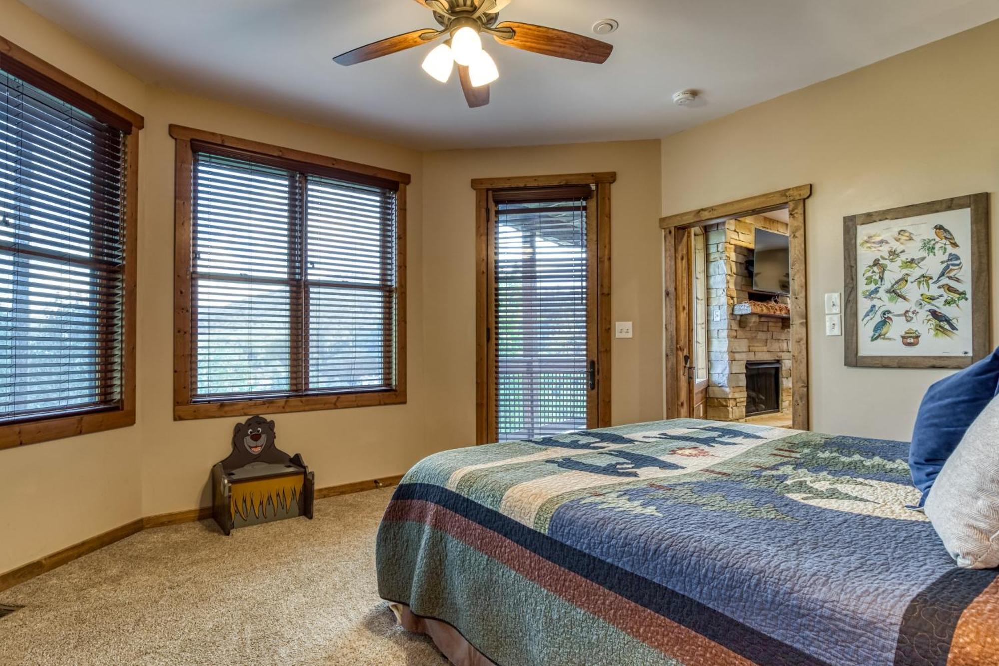90 Seconds To Downtownmtncity Views5 King Ensuites!hot Tub10 Bedsgas Grillpoolarcade Game