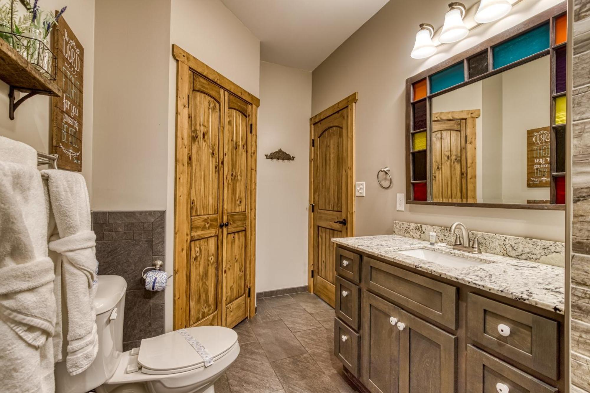 90 Seconds To Downtownmtncity Views5 King Ensuites!hot Tub10 Bedsgas Grillpoolarcade Game Gatlinburg