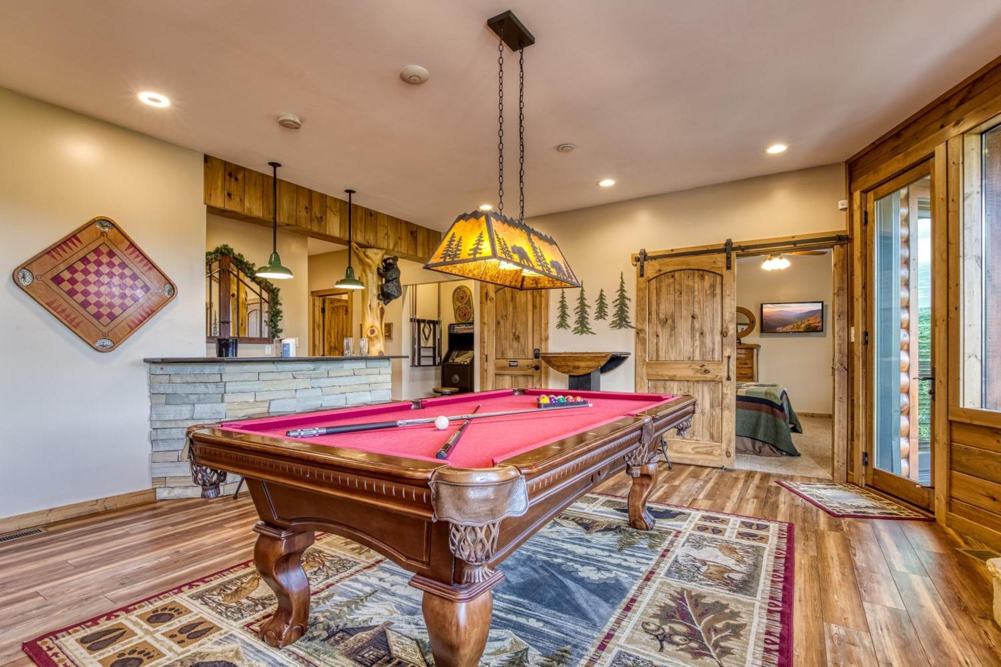 90 Seconds To Downtownmtncity Views5 King Ensuites!hot Tub10 Bedsgas Grillpoolarcade Game Holiday home