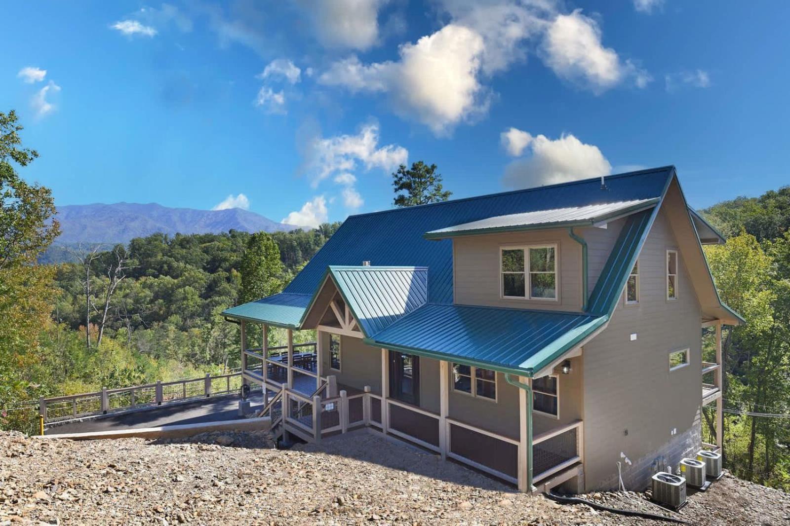 New Luxury - - Mountain View! Gatlinburg