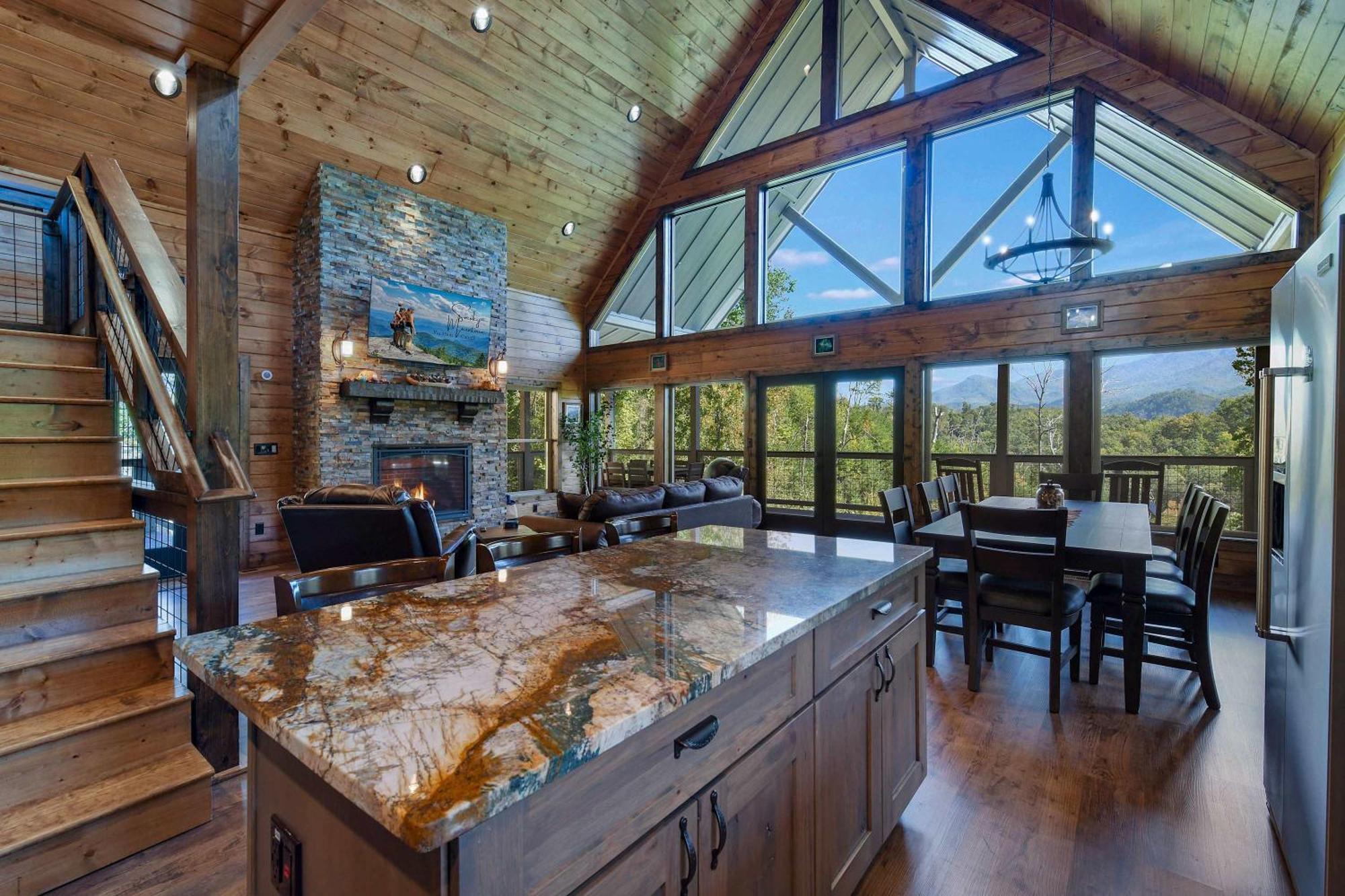 New Luxury - - Mountain View! Holiday home Gatlinburg