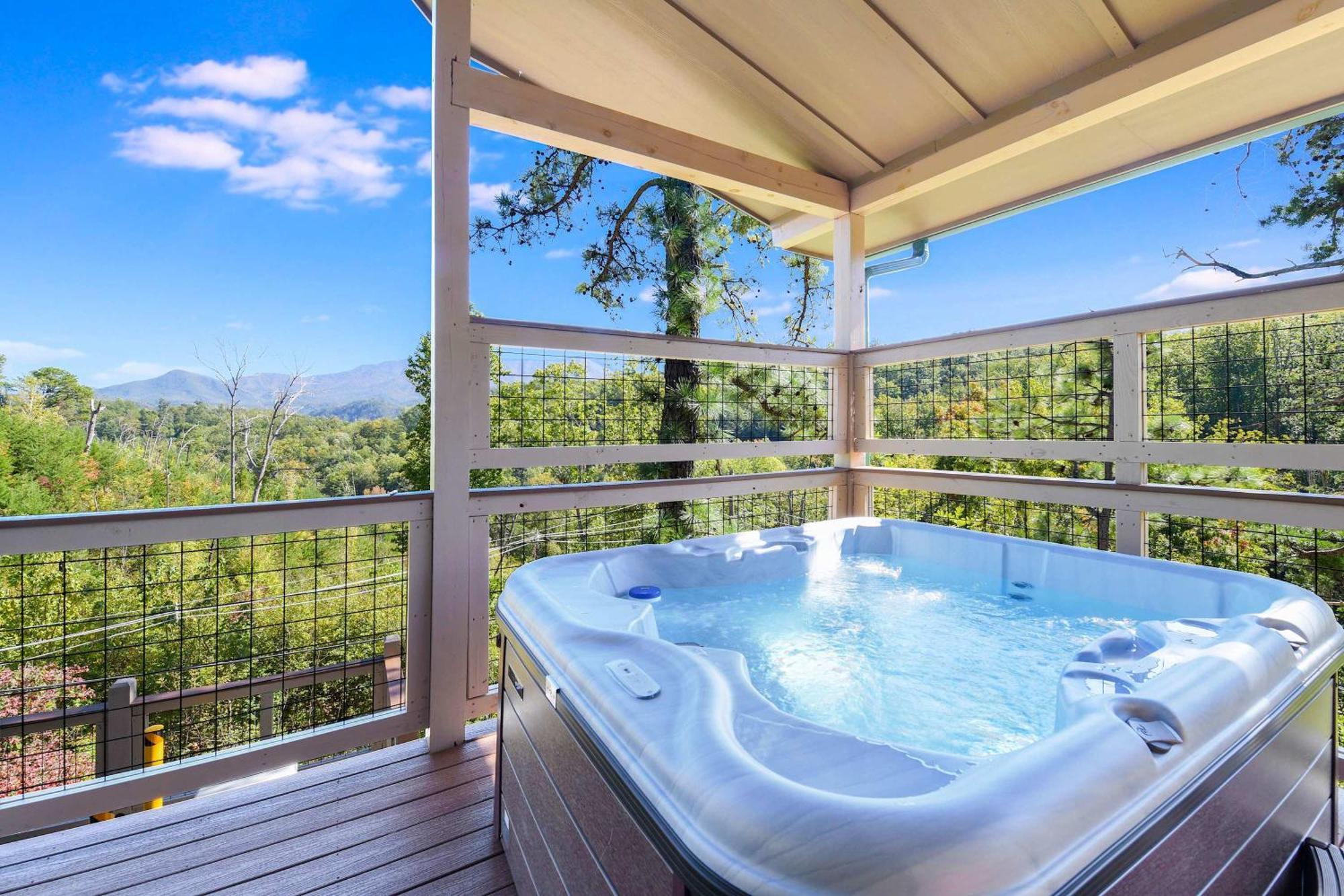 New Luxury - - Mountain View! * Gatlinburg