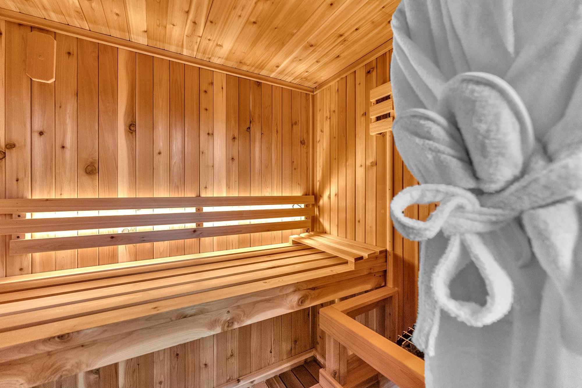 Family With Sauna, Hottub, Heavenly Views! Mins To Downtown! *