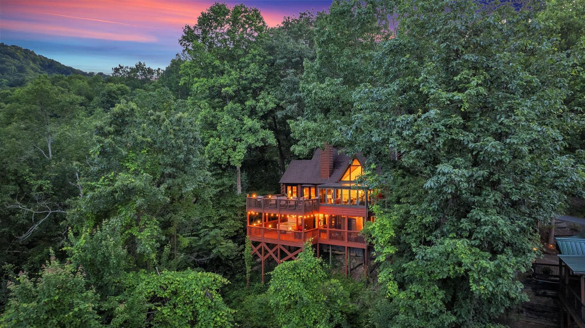 Family With Sauna, Hottub, Heavenly Views! Mins To Downtown! Gatlinburg