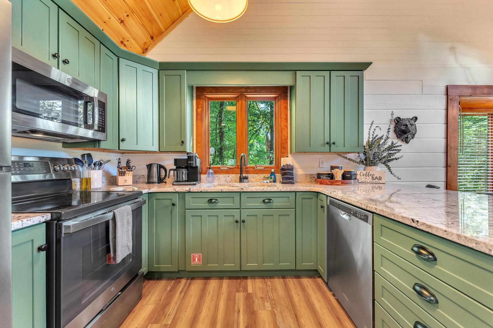 Family With Sauna, Hottub, Heavenly Views! Mins To Downtown! Chalet