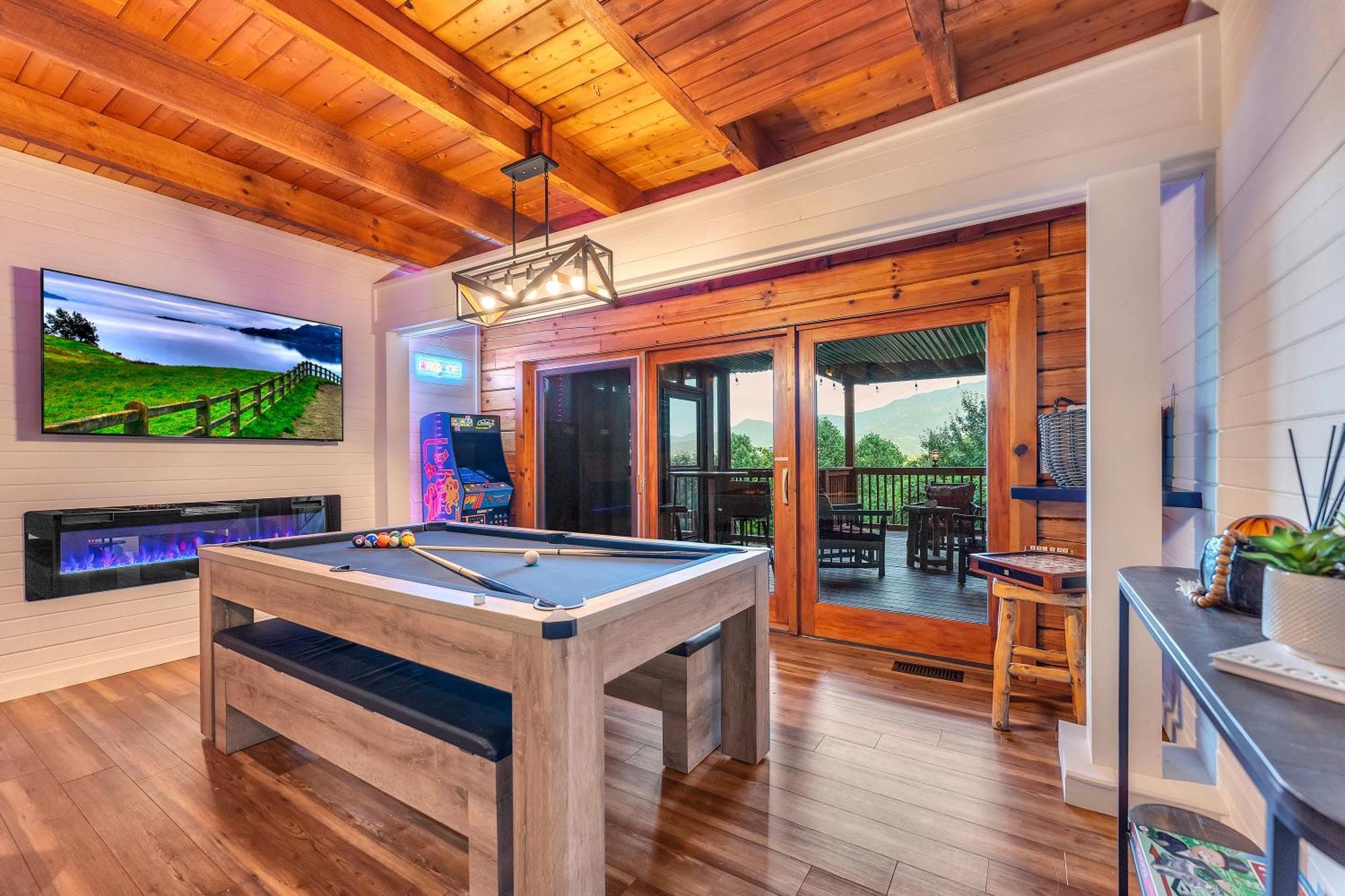 Family With Sauna, Hottub, Heavenly Views! Mins To Downtown! *