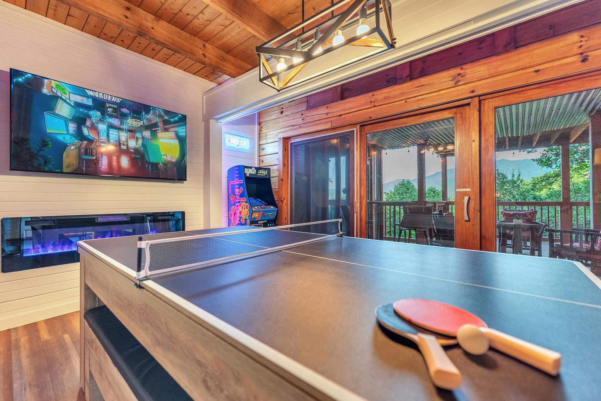 Family With Sauna, Hottub, Heavenly Views! Mins To Downtown! Chalet Gatlinburg