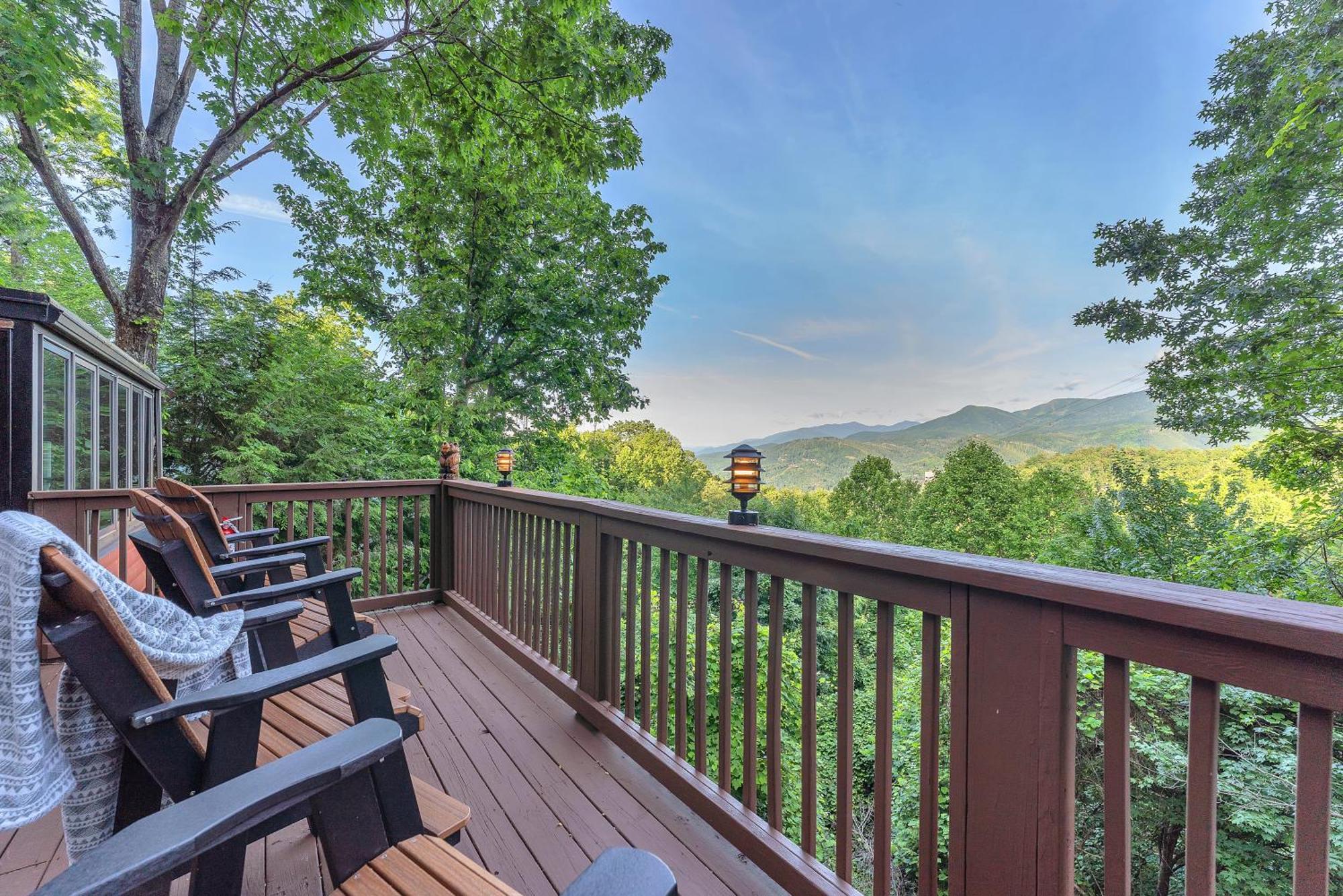 Family With Sauna, Hottub, Heavenly Views! Mins To Downtown! *
