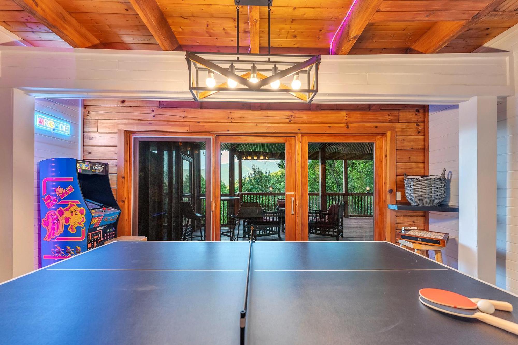 Chalet Family With Sauna, Hottub, Heavenly Views! Mins To Downtown!