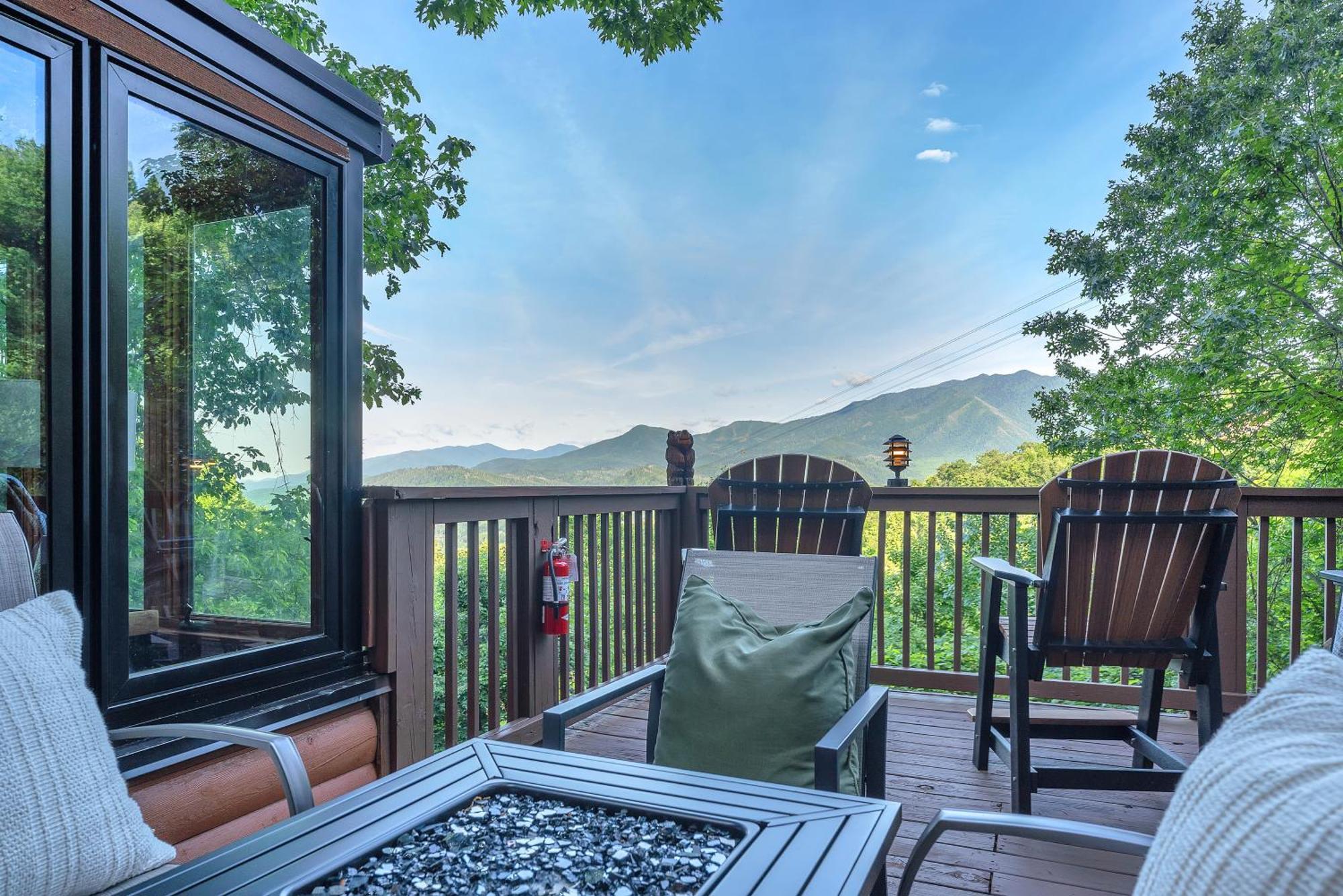 Chalet Family With Sauna, Hottub, Heavenly Views! Mins To Downtown! Gatlinburg