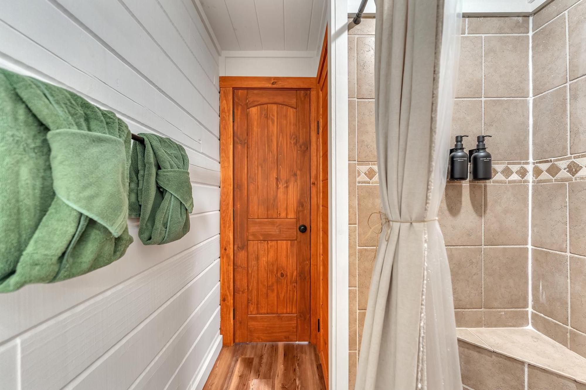 Family With Sauna, Hottub, Heavenly Views! Mins To Downtown! Gatlinburg