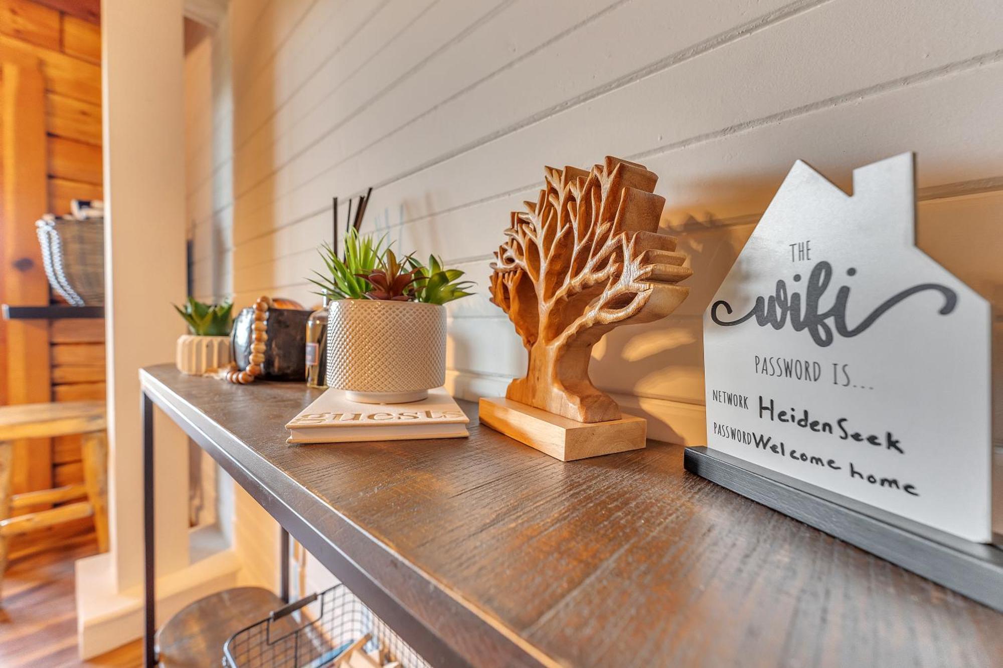 Family With Sauna, Hottub, Heavenly Views! Mins To Downtown! *
