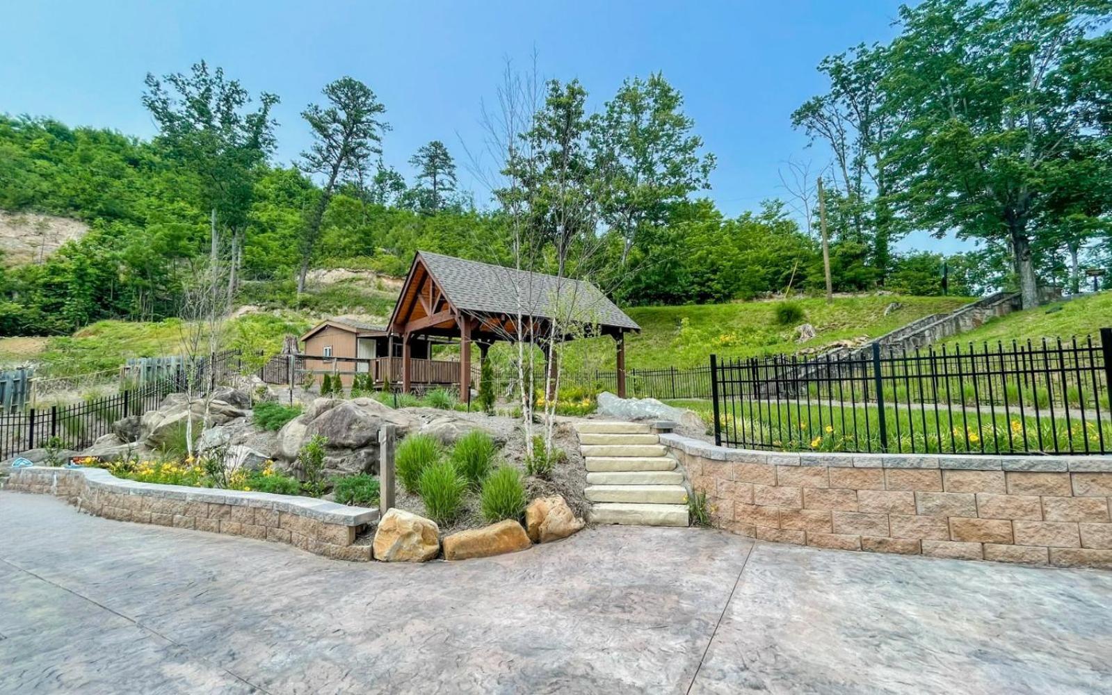 Black Bear Getaway Villa Gatlinburg