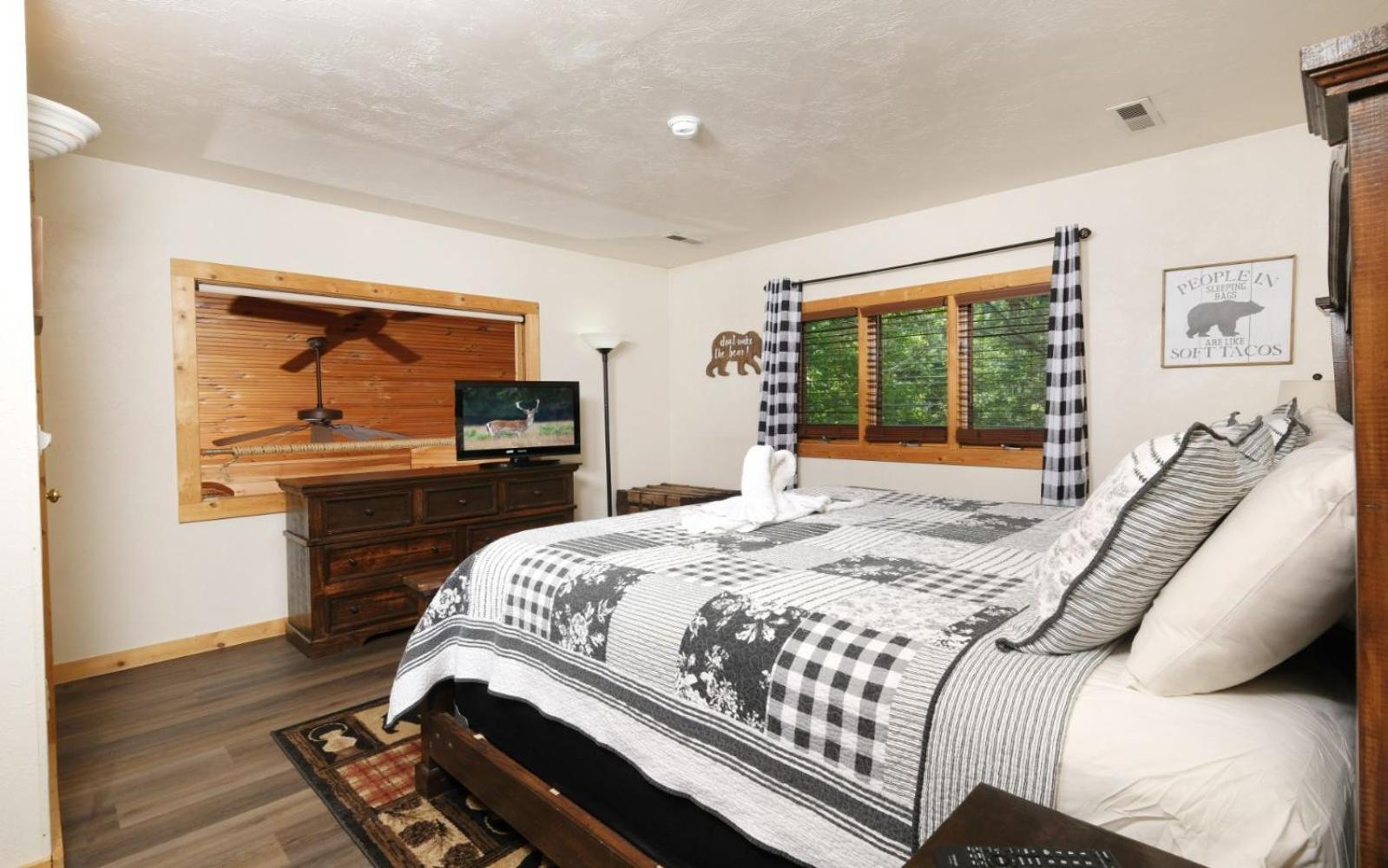 Black Bear Getaway Villa