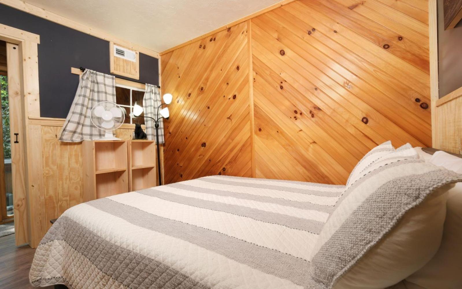 Black Bear Getaway Villa
