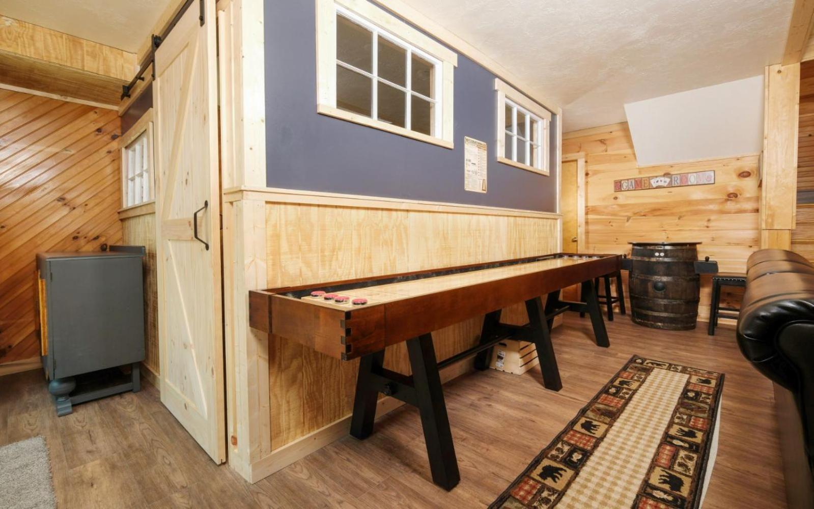 Black Bear Getaway Villa *