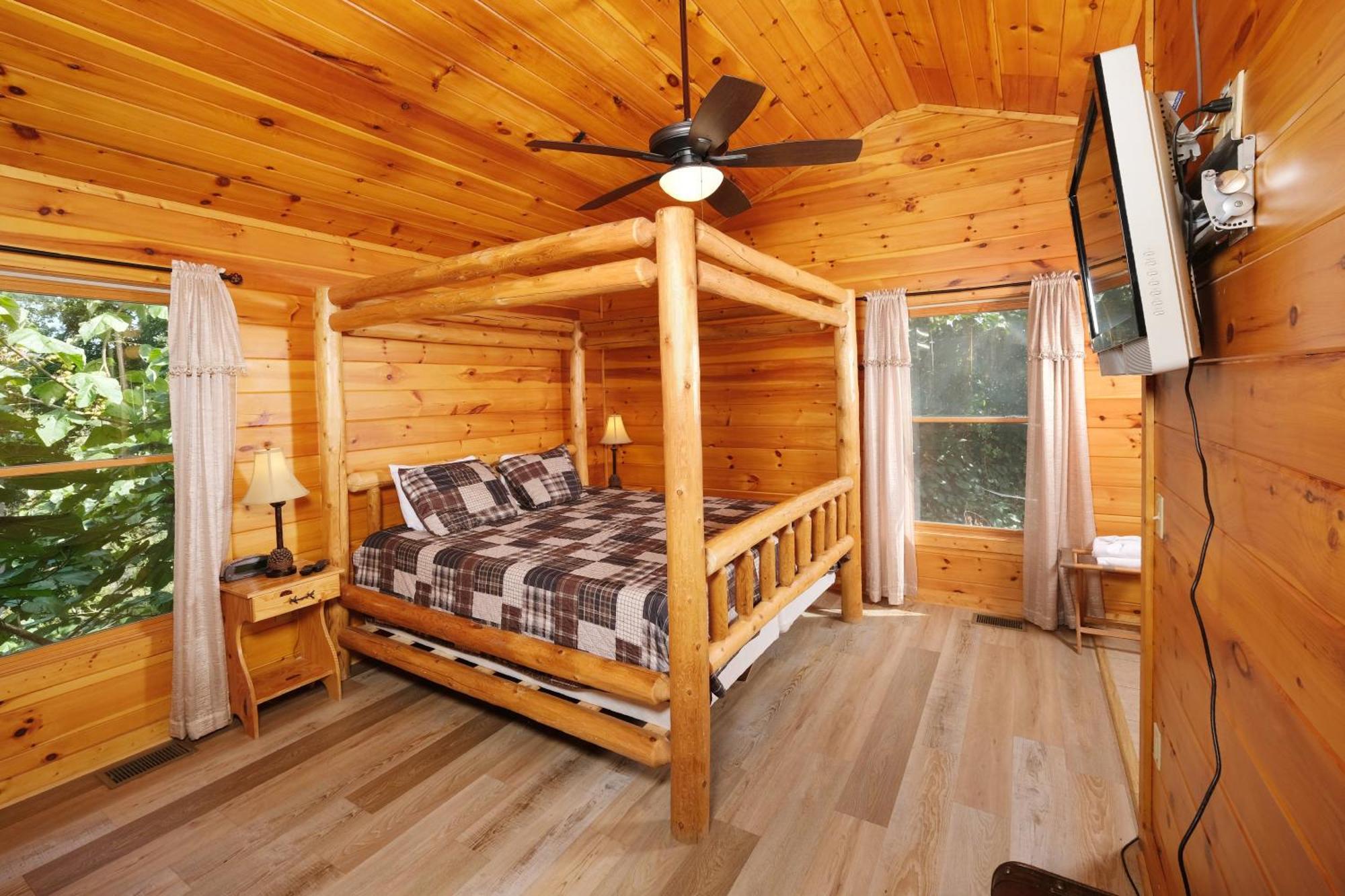 Snuggly Bear Villa Gatlinburg