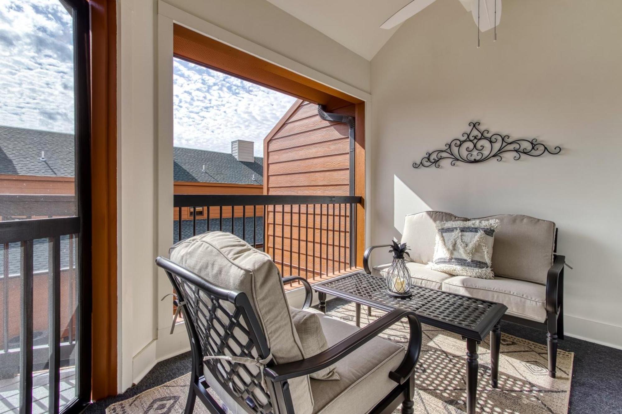 Downtown Prime Location Walk Everywhere In Gatlinburg3bed3bath Sleeps 8 Holiday home Gatlinburg