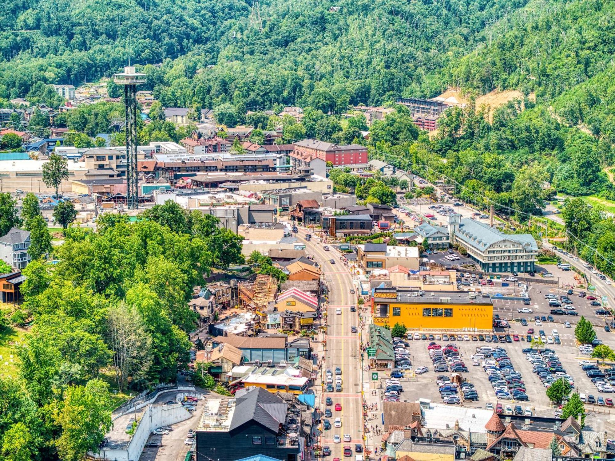 Holiday home Downtown Prime Location Walk Everywhere In Gatlinburg3bed3bath Sleeps 8 *