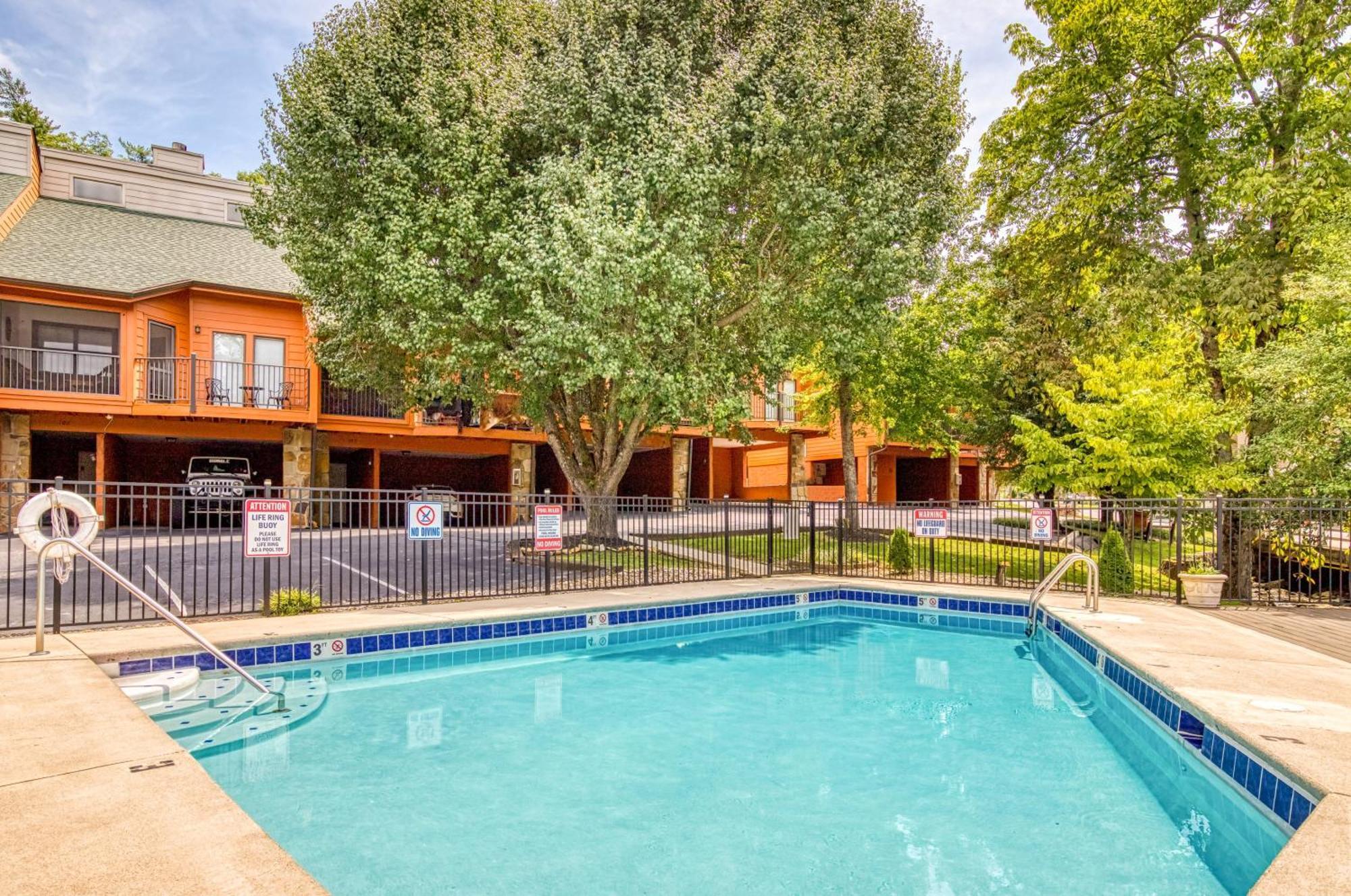 Holiday home Downtown Prime Location Walk Everywhere In Gatlinburg3bed3bath Sleeps 8 Gatlinburg