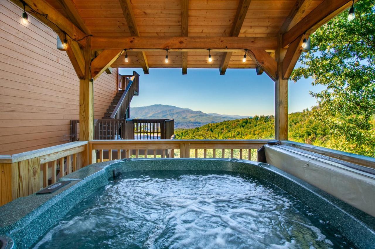 Pine Vista W Views Hot Tub Game *