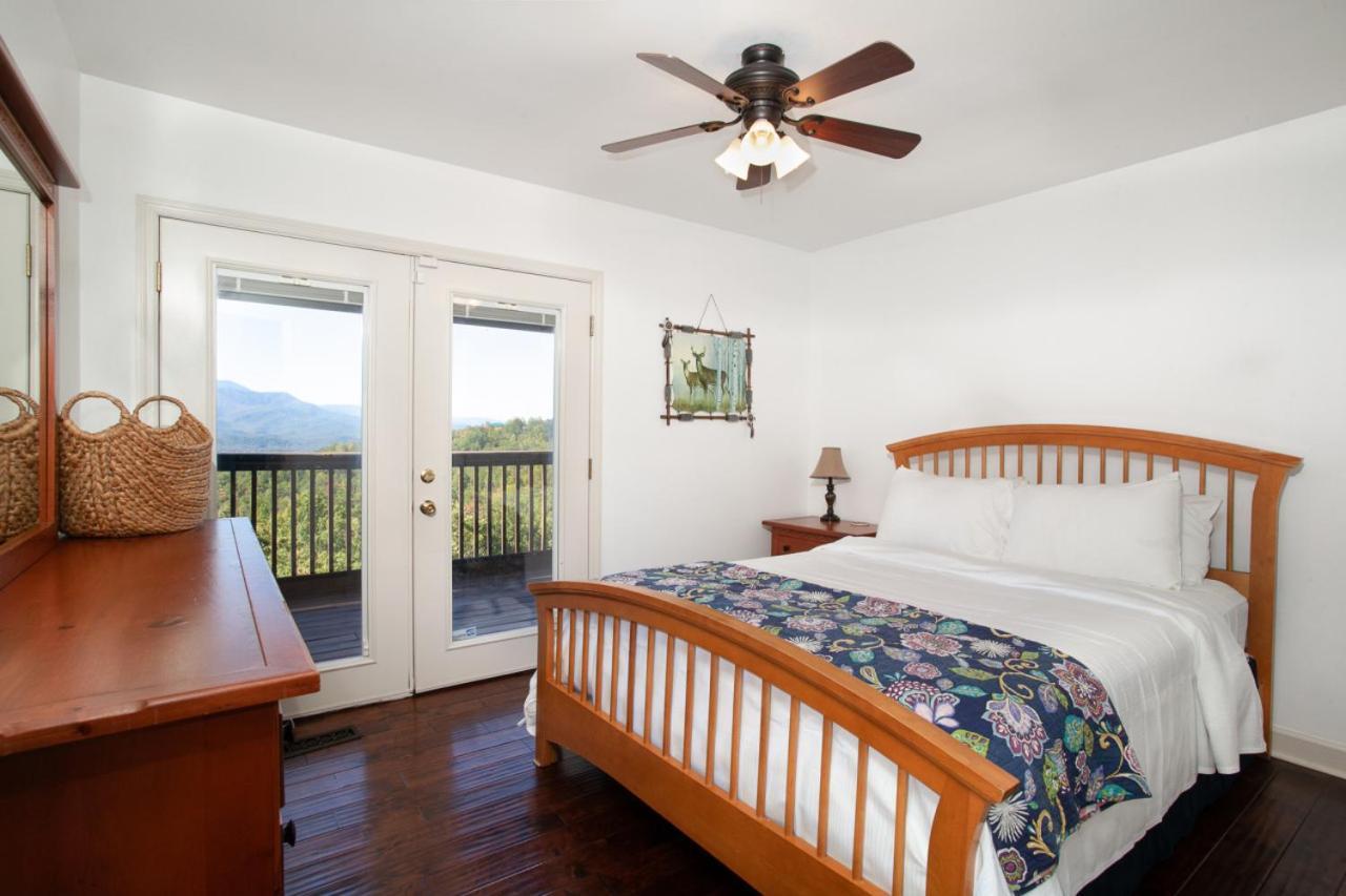 Holiday home Pine Vista W Views Hot Tub Game *
