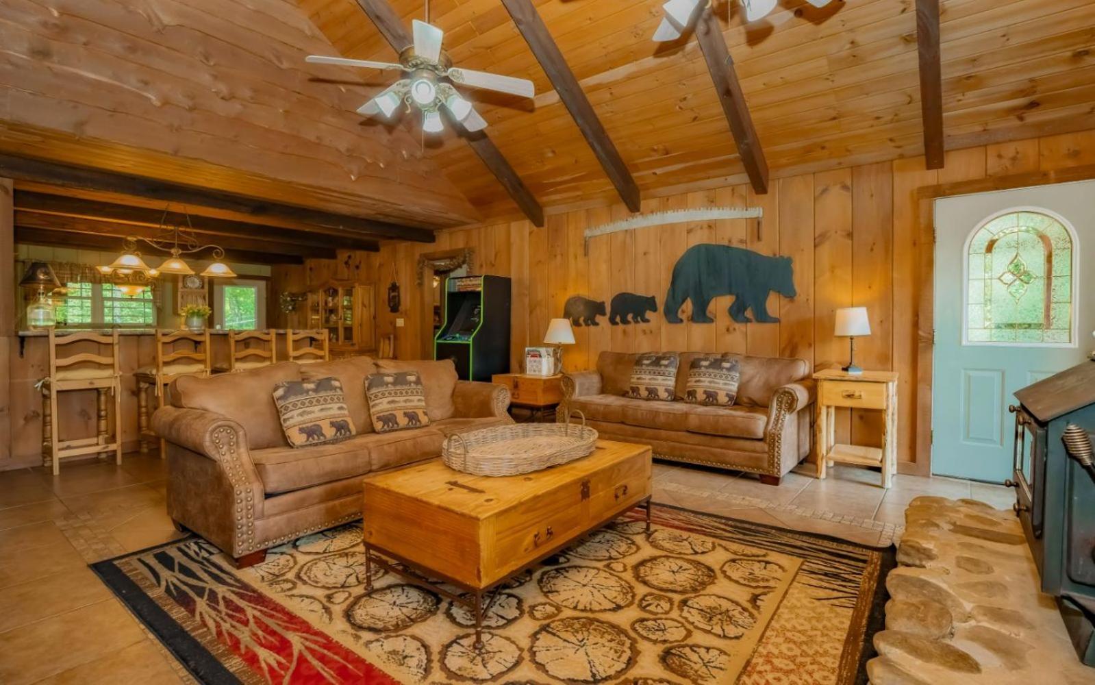 Treetop Retreat Villa Gatlinburg