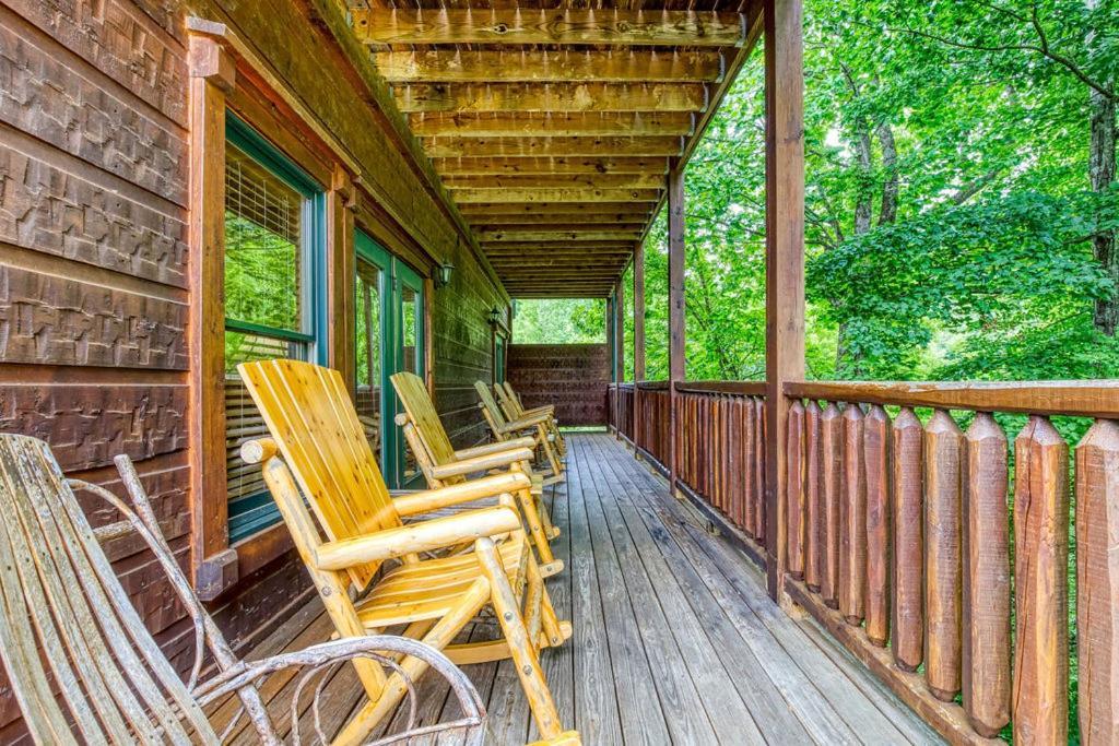 Holiday home It's 5 O'clock Somewhere Hot Tub, Theater Room,1089 Free Tickets Each Paid Day, Dollywood And