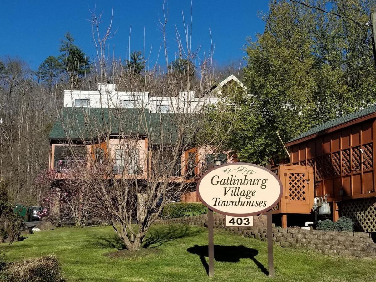 Downtown Prime Location Walk Everywhere In Gatlinburg3bed3bath Sleeps 8 Holiday home *