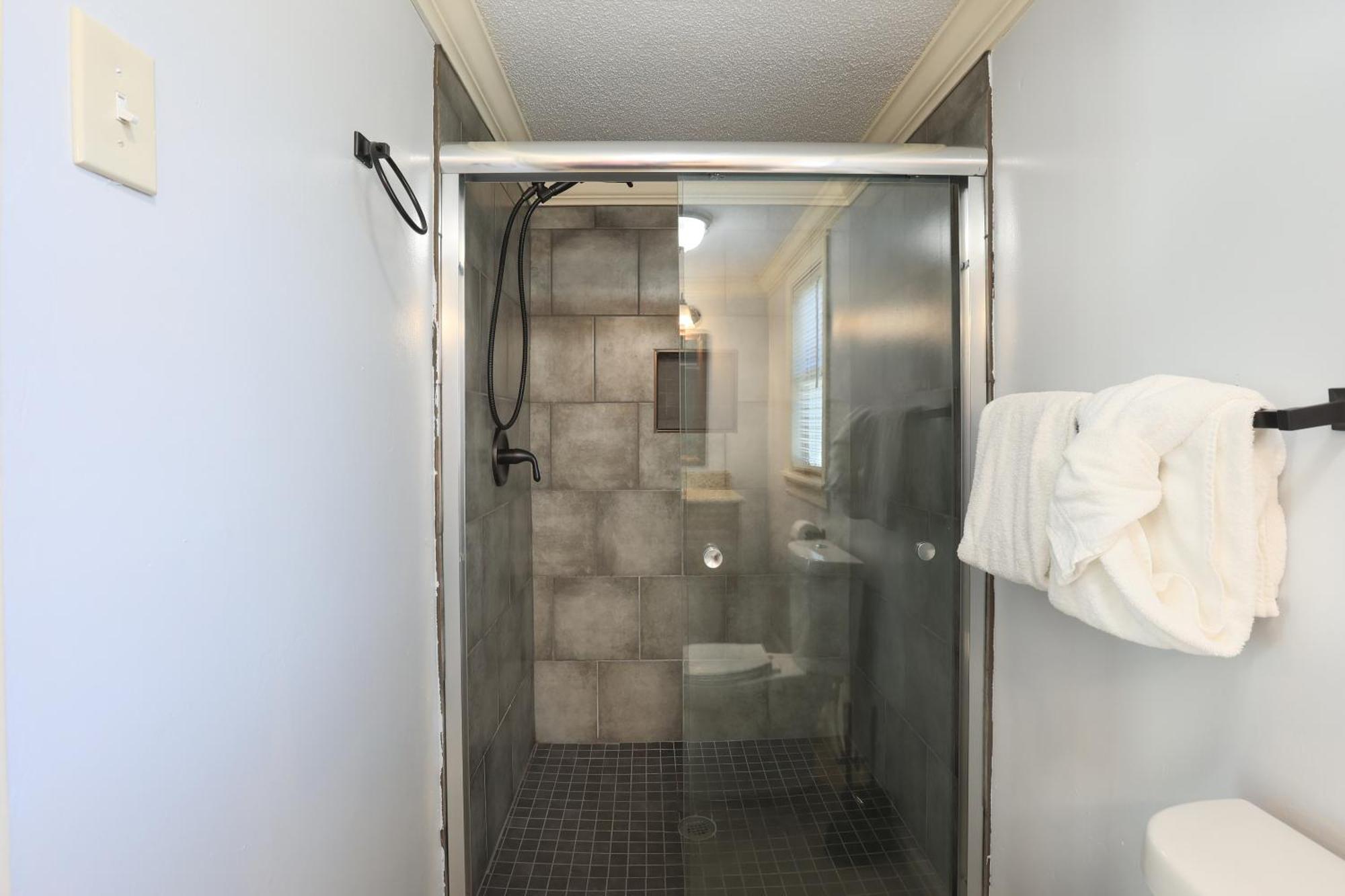 Relaxing 3br 1 Mile To Main St Attractions Views