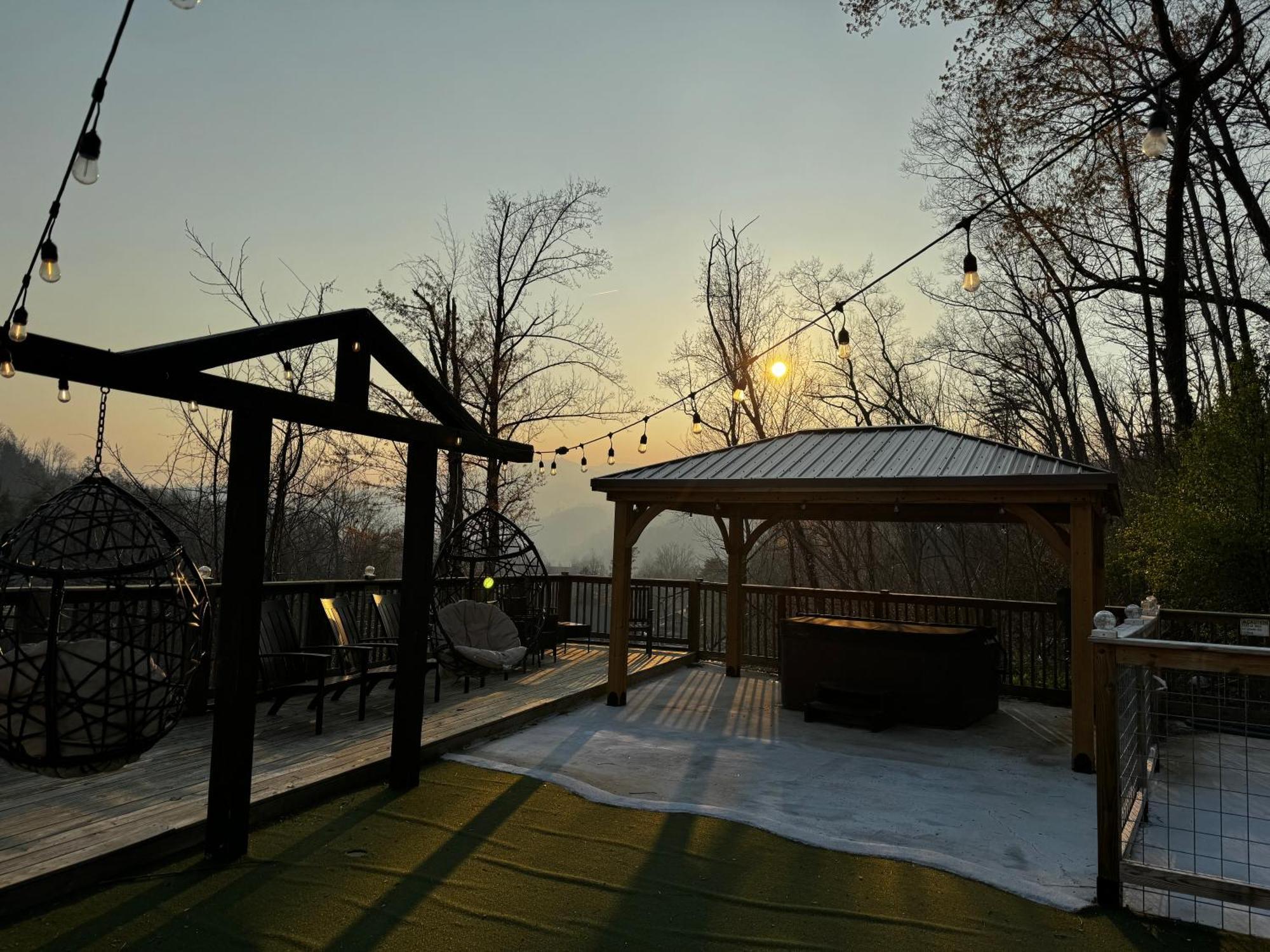 Relaxing 3br 1 Mile To Main St Attractions Views Chalet *