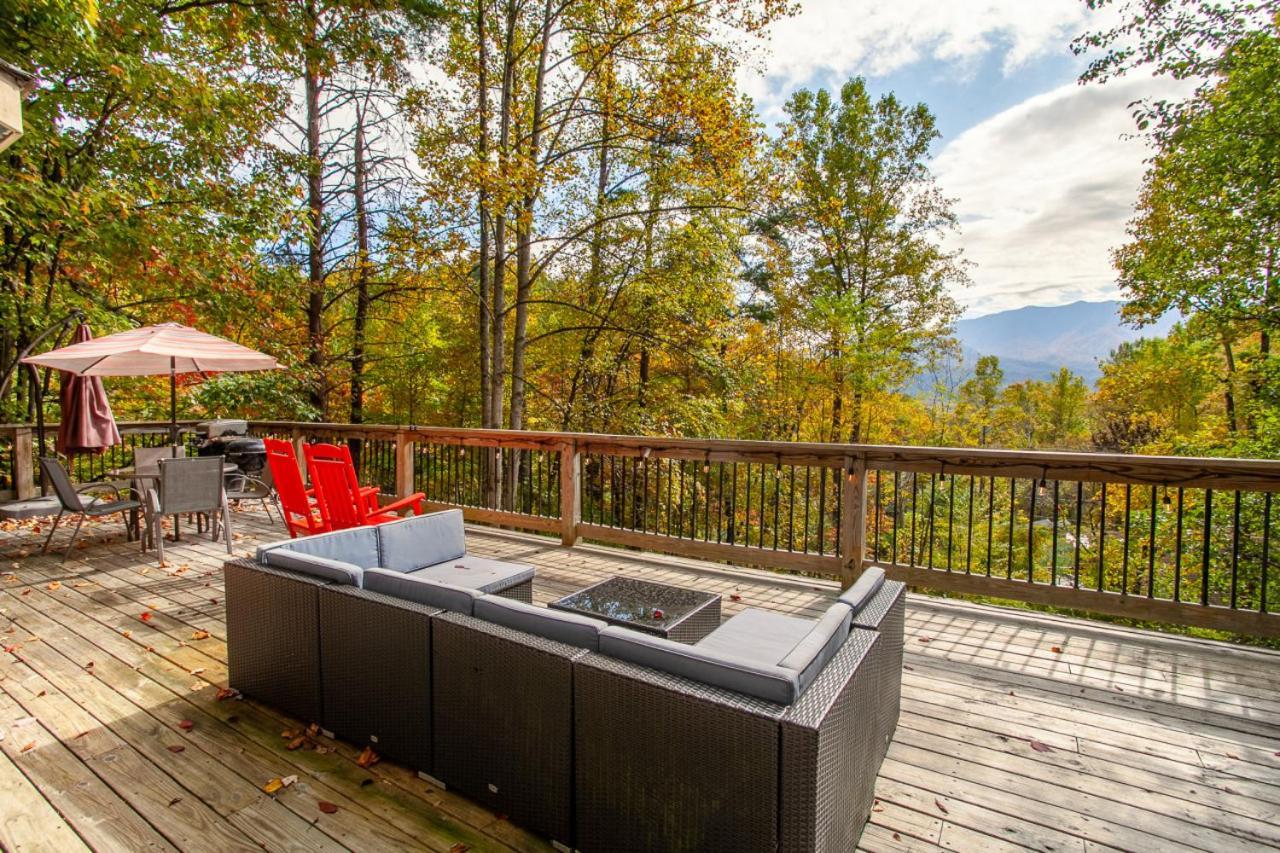 Birchwood Bliss Fireplace Grill Outdoor Lounge * Gatlinburg