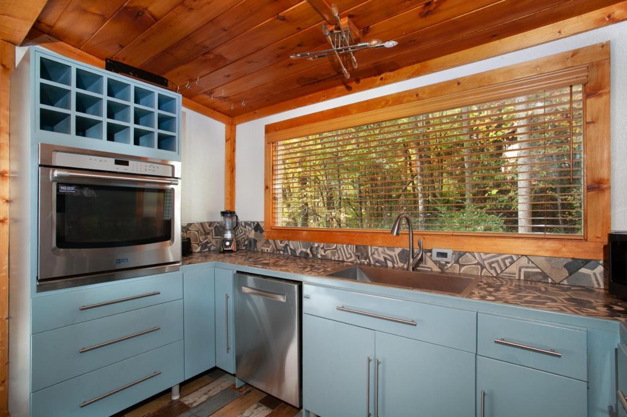 Birchwood Bliss Fireplace Grill Outdoor Lounge Gatlinburg