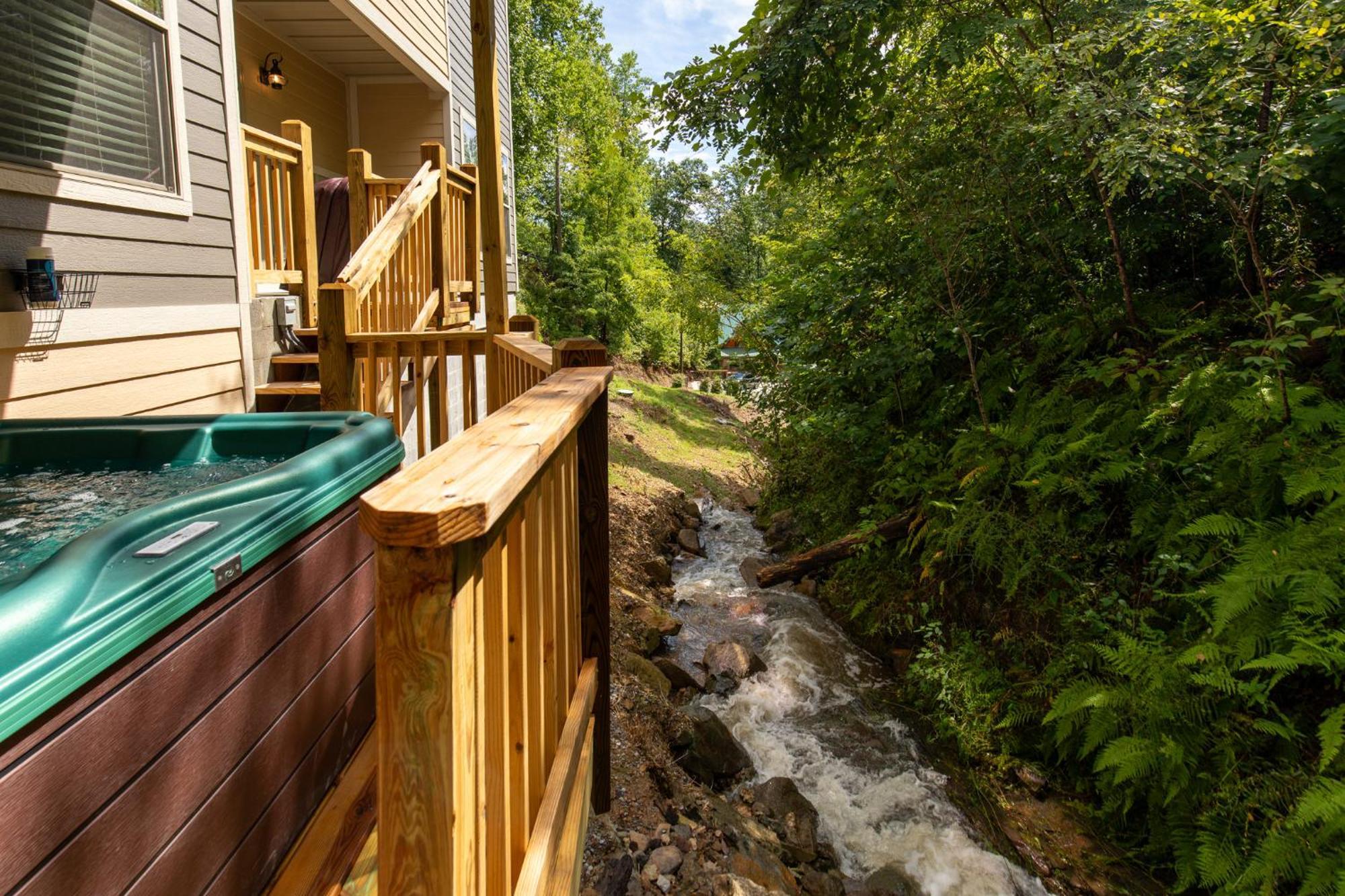 Holiday home Falling Brook *