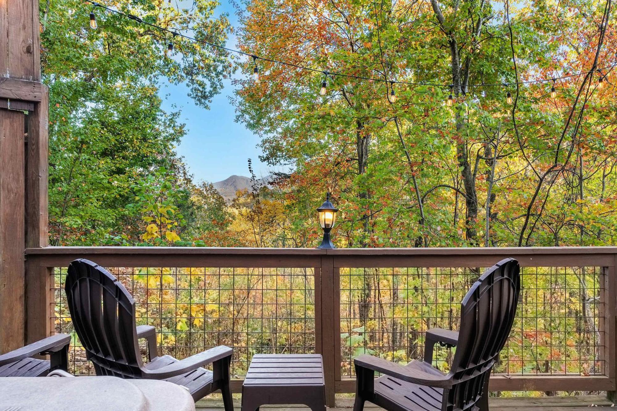Holiday home 3 Miles To Gsmnp & Dtwn Good Views Hottub A-frame *