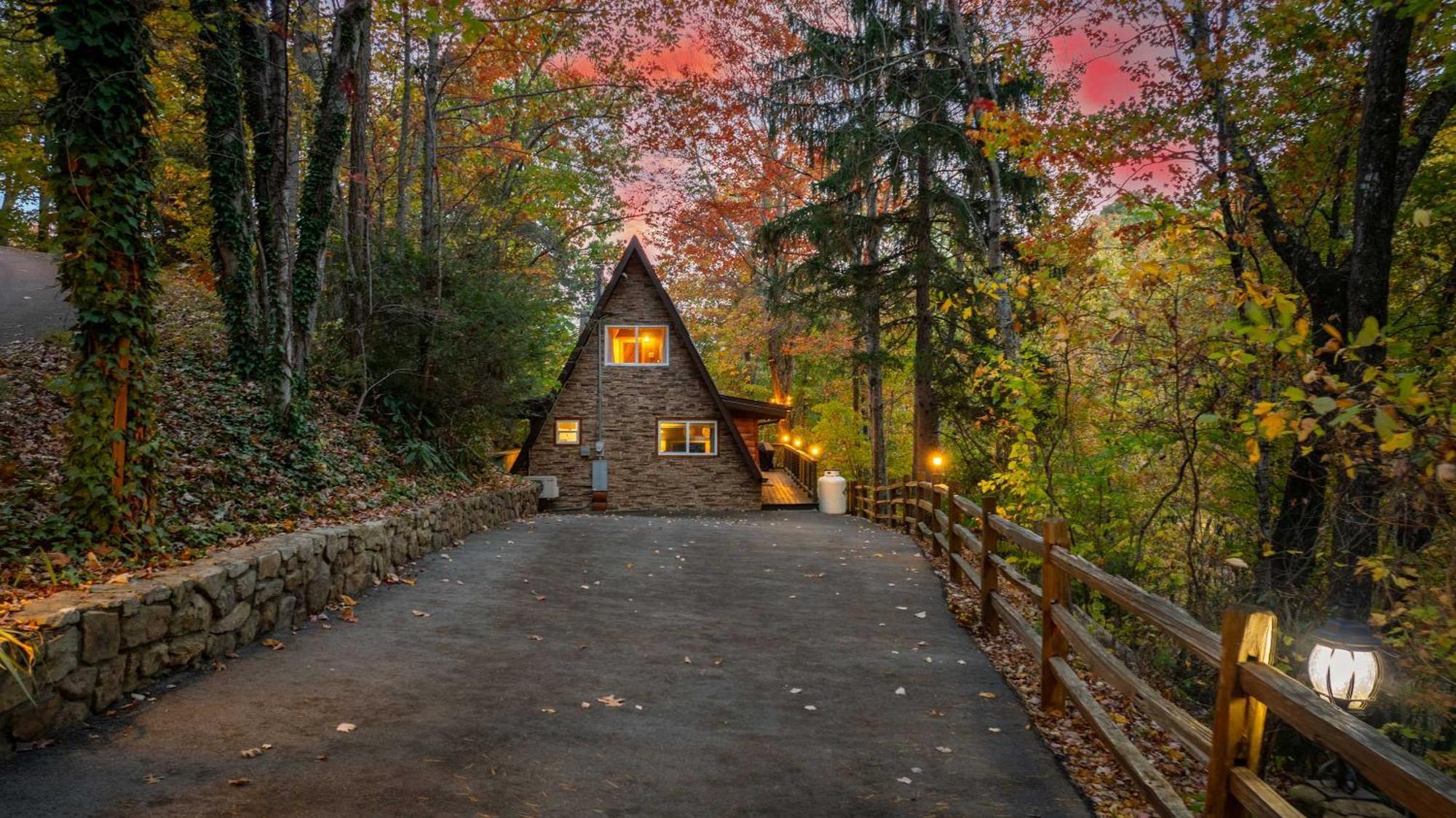 3 Miles To Gsmnp & Dtwn Good Views Hottub A-frame *