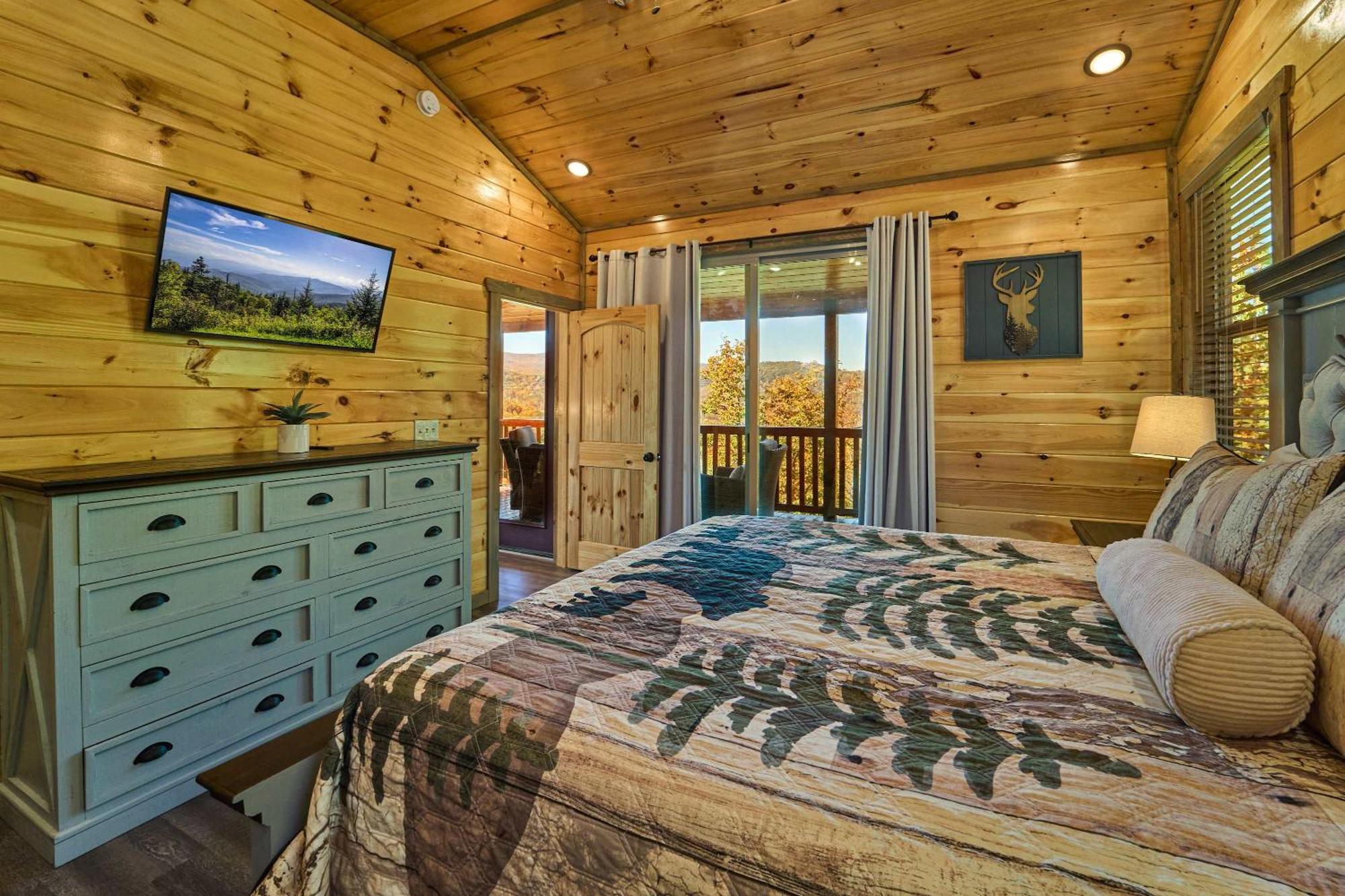 Mountain View, Indoor Pool, Luxury Cabin, Bears Gatlinburg