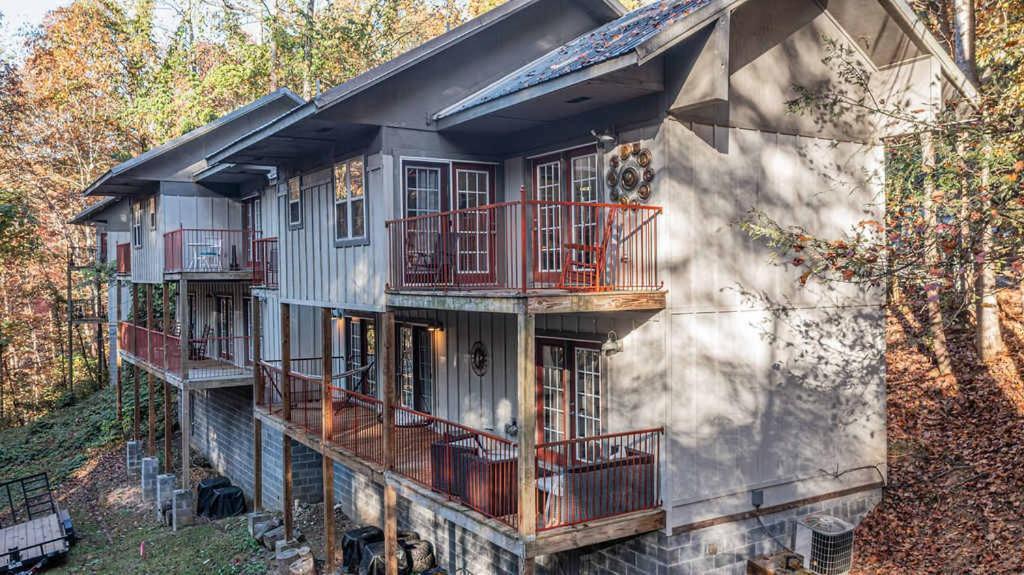 New Listing Sasquatch F