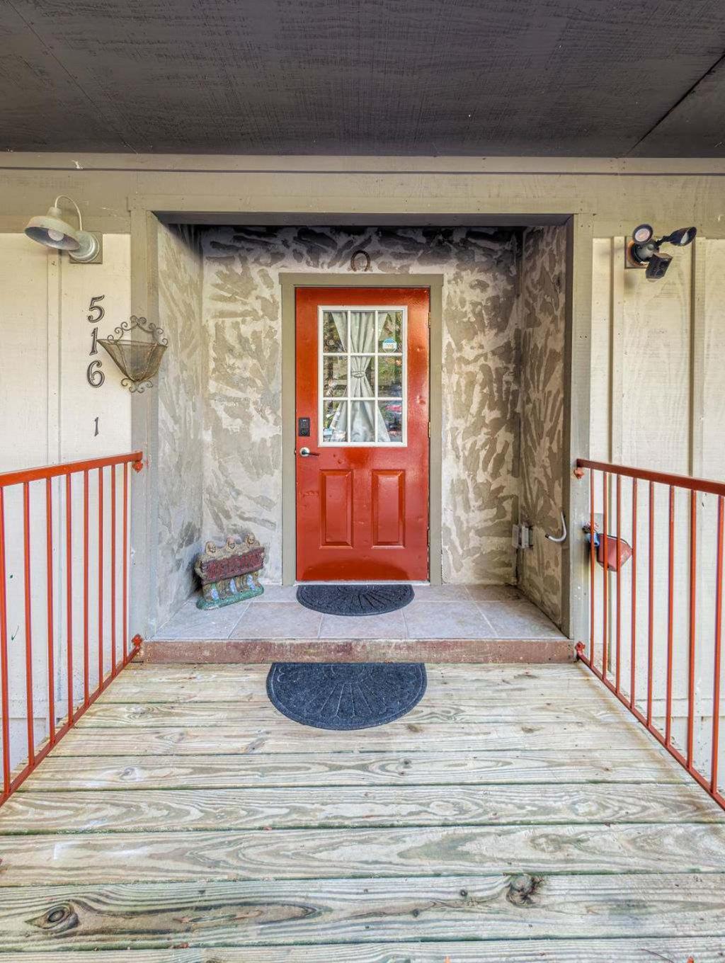 New Listing Sasquatch F Gatlinburg